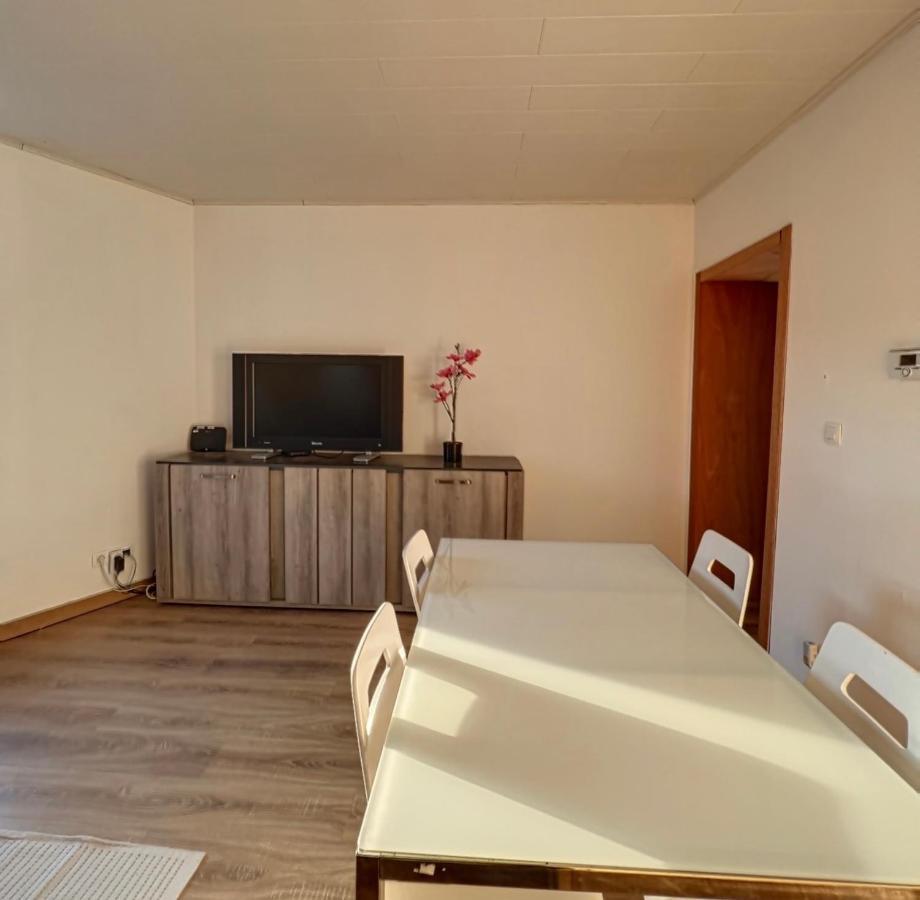 Charbonnel 1 A Charleroi-Airport Apartment ภายนอก รูปภาพ