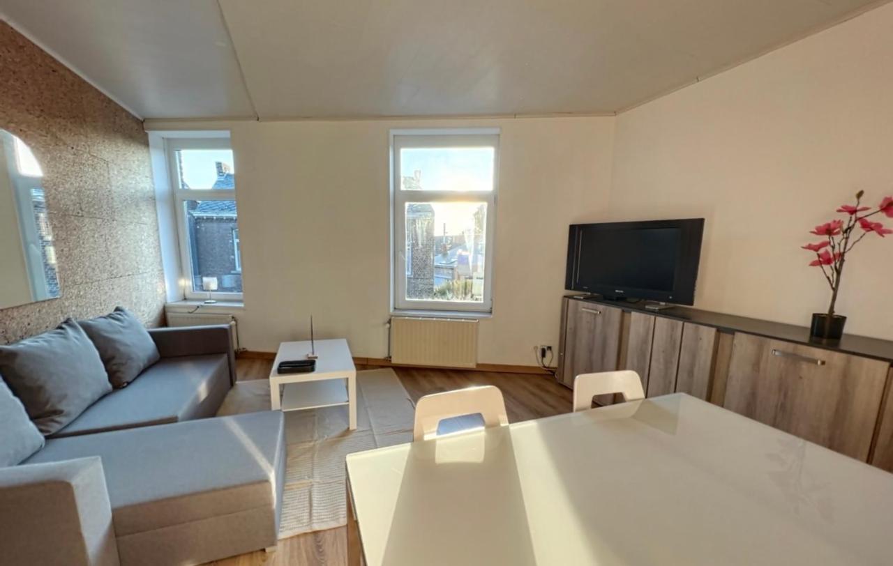 Charbonnel 1 A Charleroi-Airport Apartment ภายนอก รูปภาพ